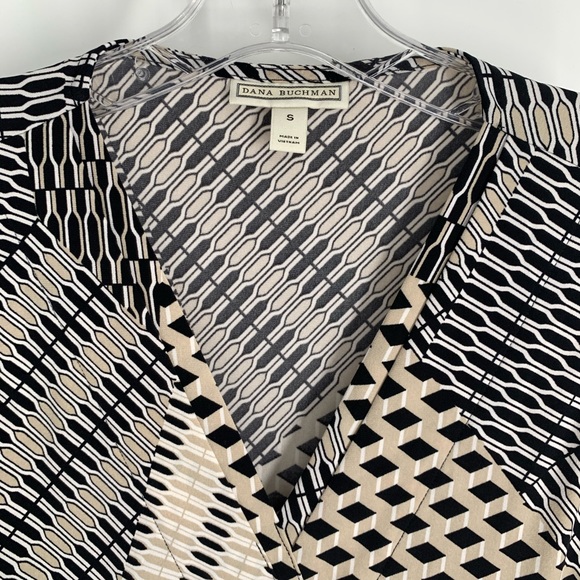 Dana Buchman V-Necked Sleeveless Top, Small - Picture 2 of 5